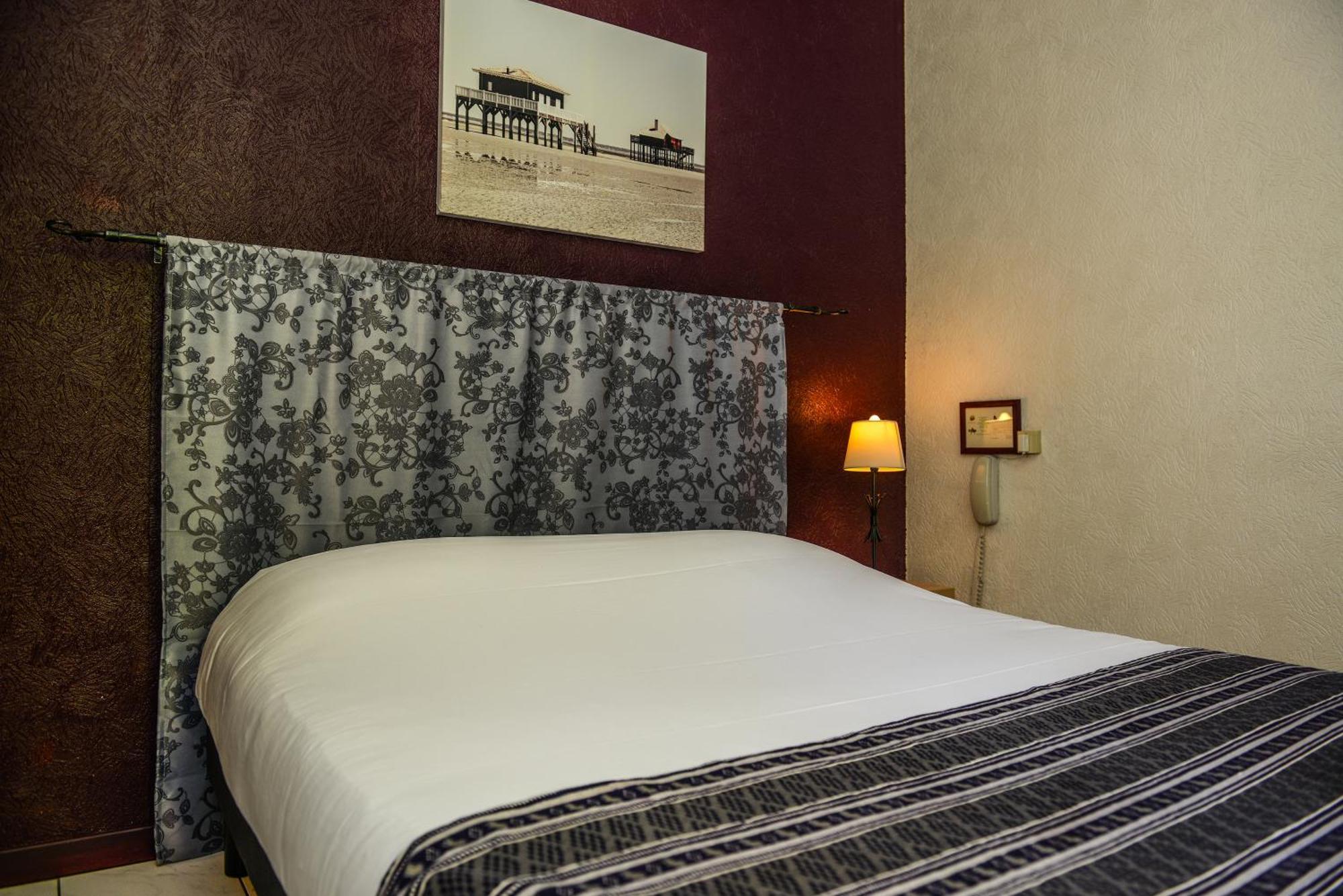 Logis Hostellerie Du Neez Gan Exterior photo