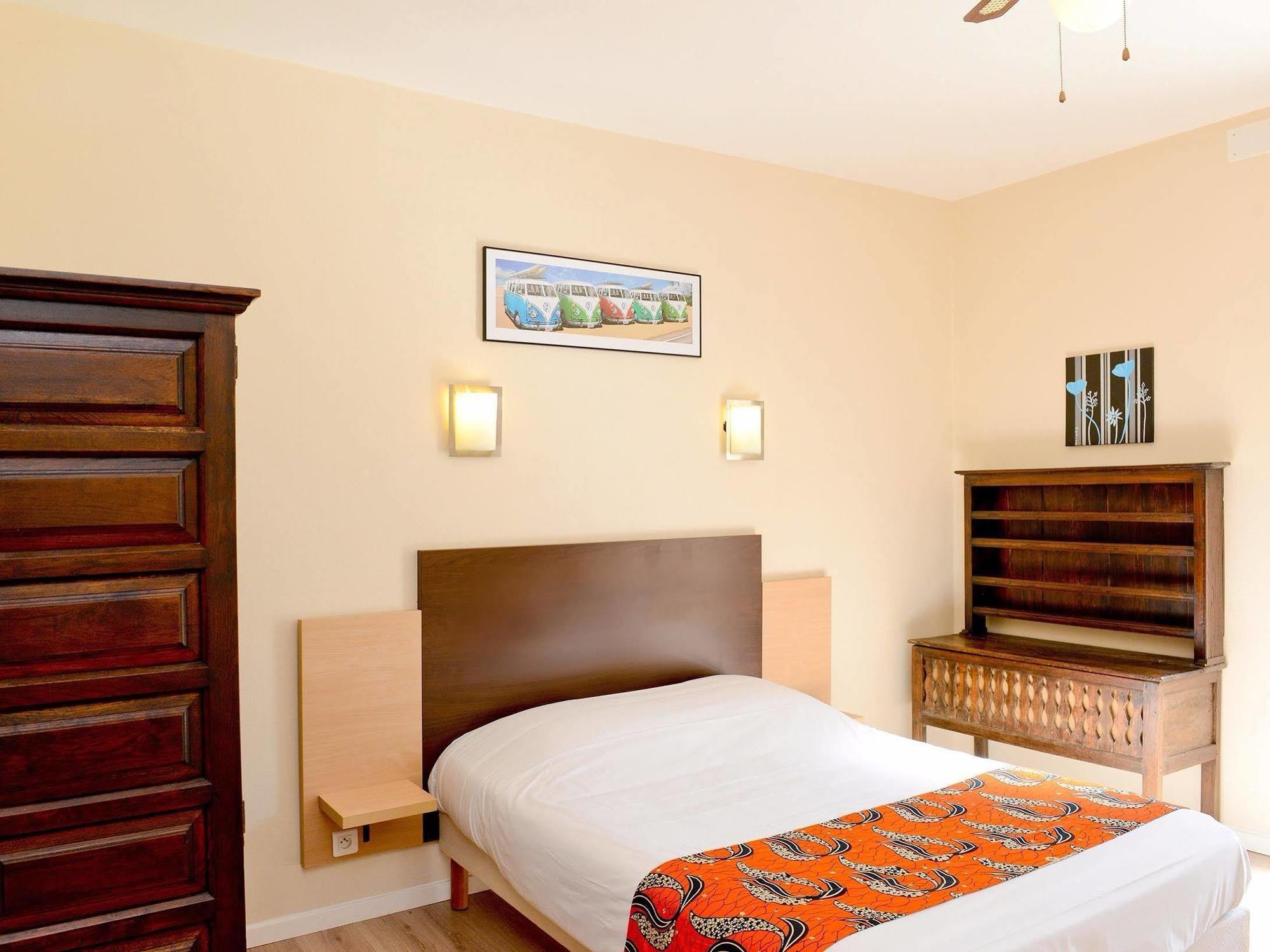 Logis Hostellerie Du Neez Gan Exterior photo