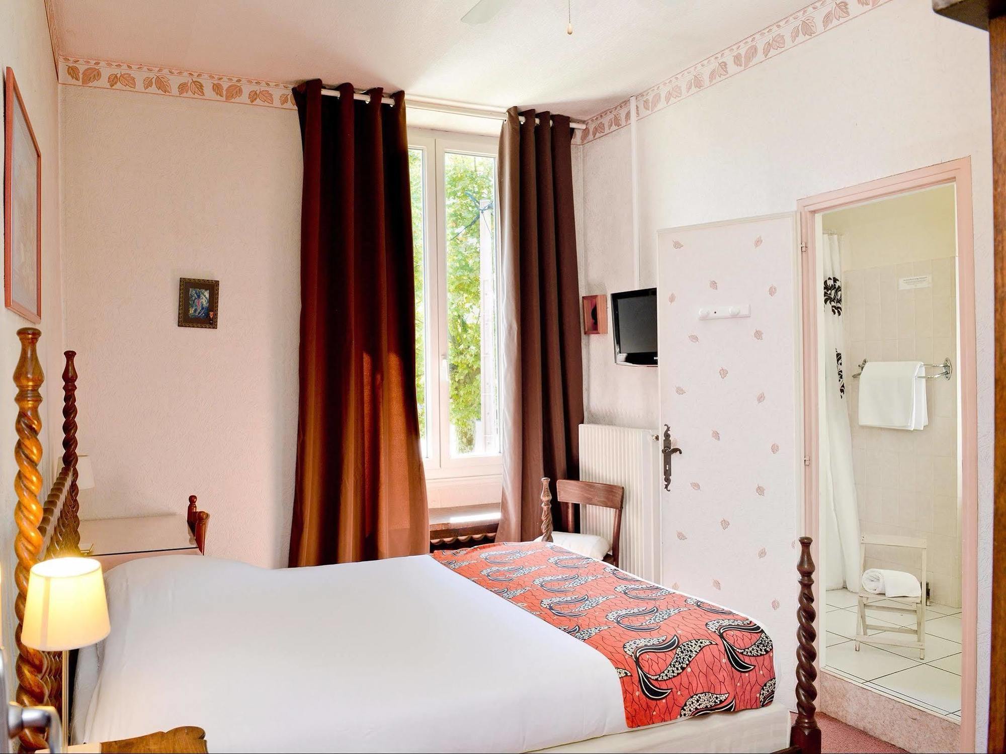 Logis Hostellerie Du Neez Gan Exterior photo